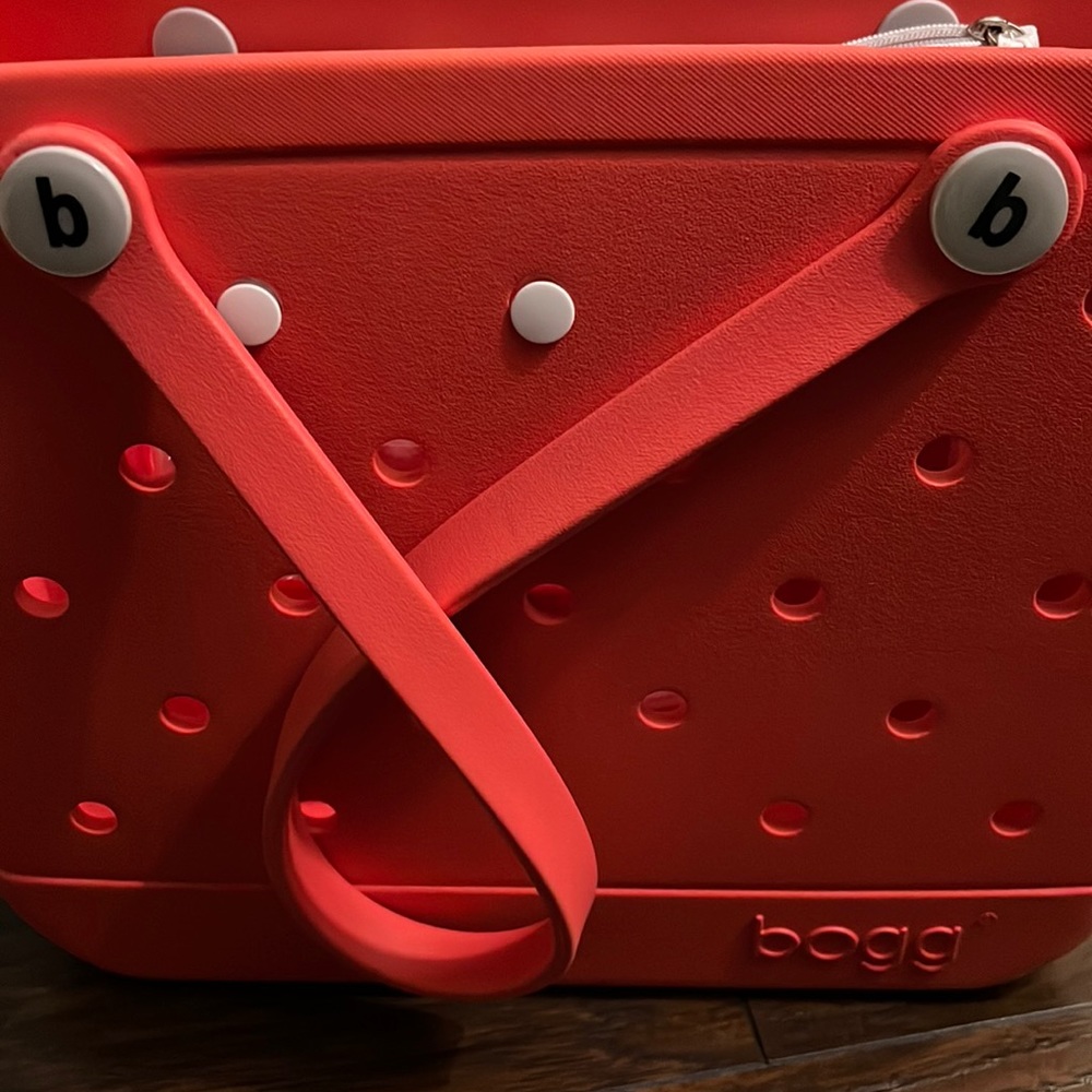 Bogg bag with pouches in Coral